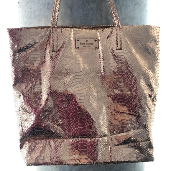 🤩HOST PICK🤩 Kate Spade rose gold tote!!! - Picture 2 of 16
